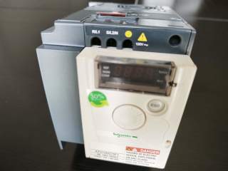 Face avant de variateur de fréquence Schneider Electric Télémécanique AC Drive Altivar ATV11 ATV12